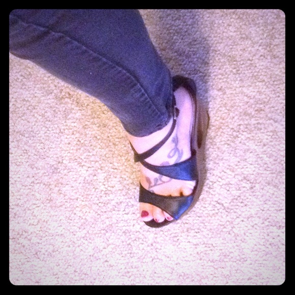 Charming Charlie wedge heals size 8 - Picture 1 of 5